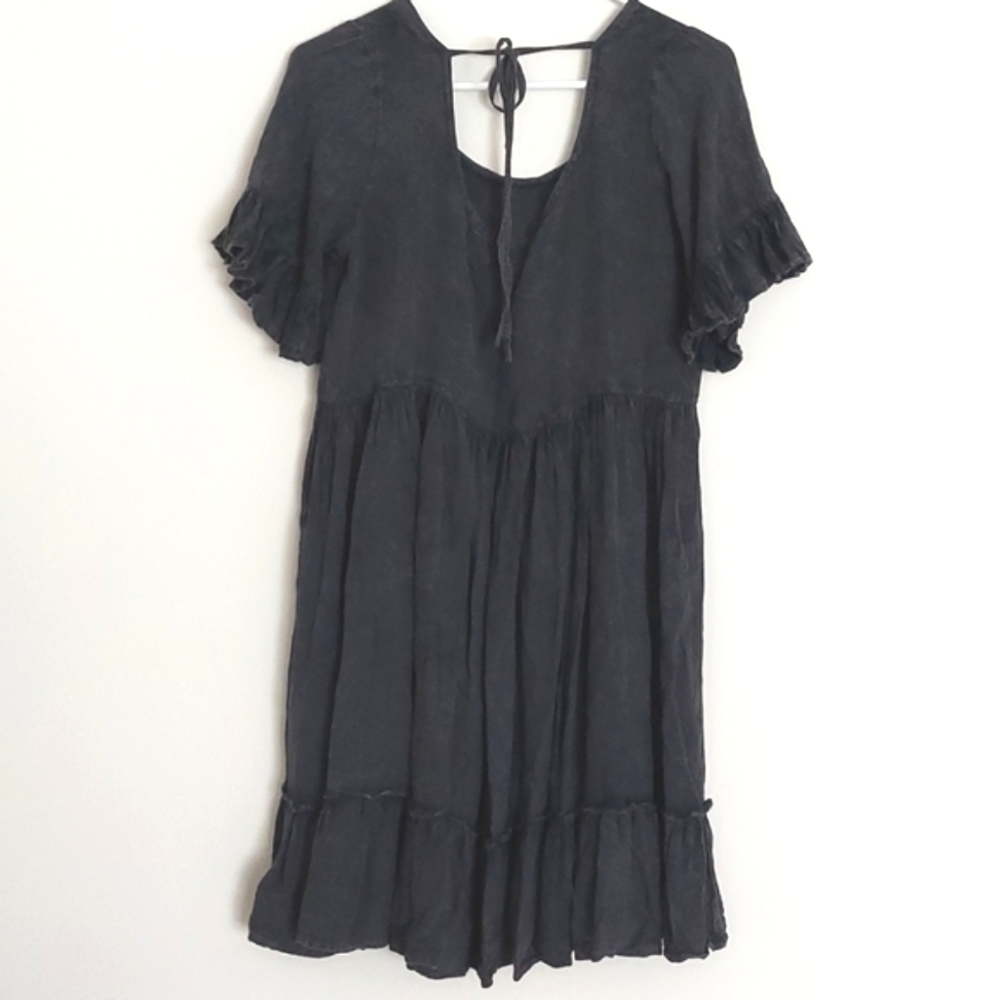Distressed Ruffle Dress size Medium - Picture 7 of 7